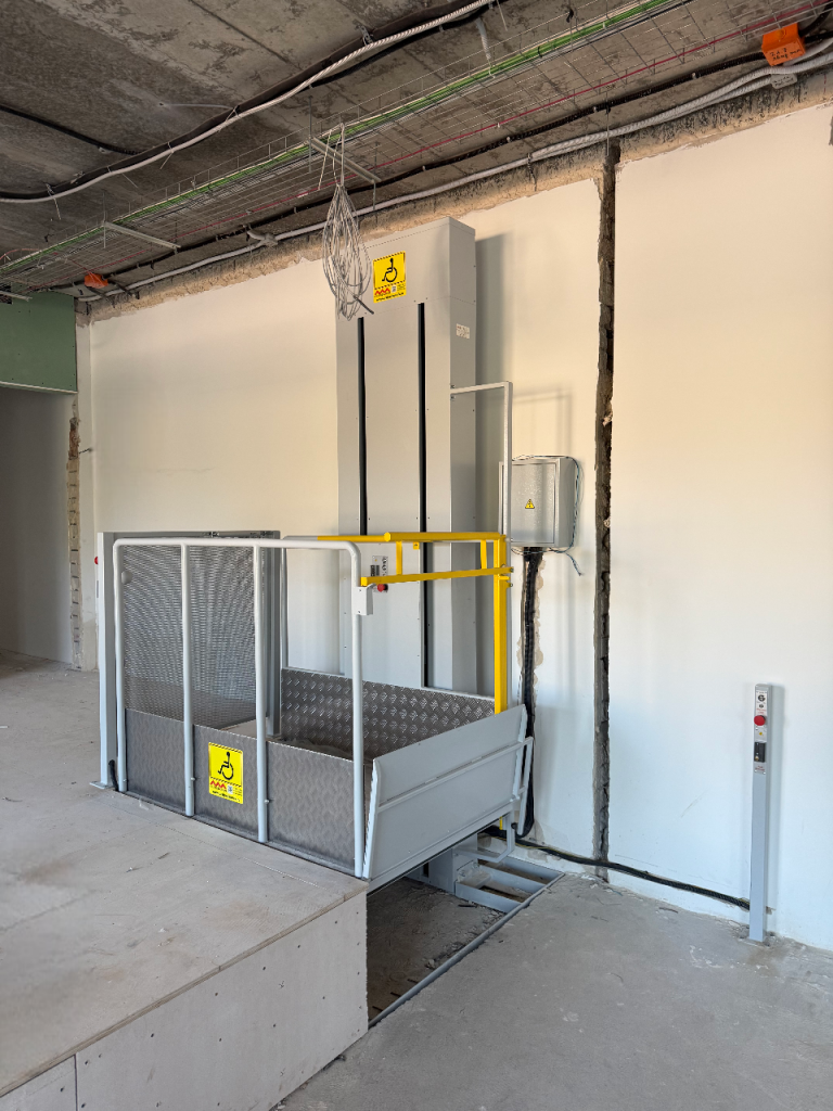 Монтаж подъемника для инвалидов ВПМ-01 в Зеленодольске